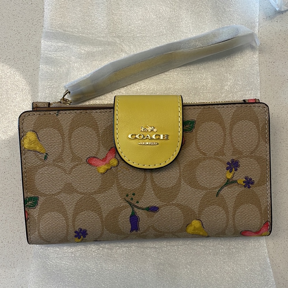 Coach Tech Wallet In Signature Canvas With Dreamy Veggie Print NWT